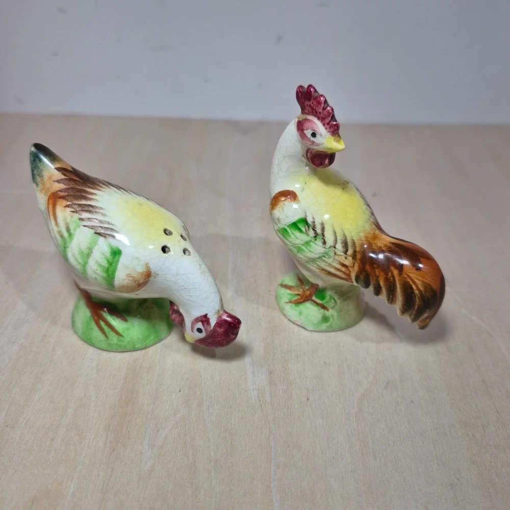 Vintage Rooster and Hen Salt‎ and Pepper Shakers Ceramic Japan Farmhouse Decor